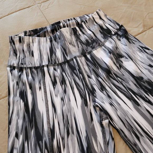 C&C California HIGH-WASIT MESH PANEL / MOTO LEGGING - Picture 8 of 10